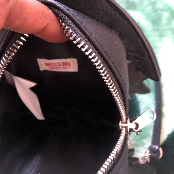 Adorable silver metallic unicorn purse - Picture 6 of 7